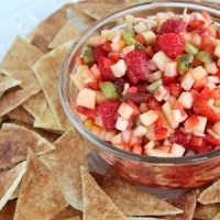 cinnamon sugar chips & fruit salsa