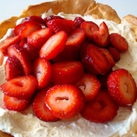 strawberry cream puff cake